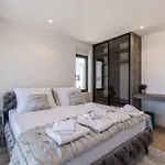 Luxury Seven Seas With Infinity Heated Pool By The Sea In Villa *