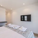 Luxury Seven Seas With Infinity Heated Pool By The Sea In Villa Ražanj