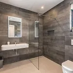 Luxury Seven Seas With Infinity Heated Pool By The Sea In *