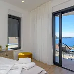Villa Luxury Seven Seas With Infinity Heated Pool By The Sea In Ražanj