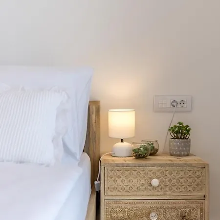 Luxury Seven Seas With Infinity Heated Pool By The Sea In *