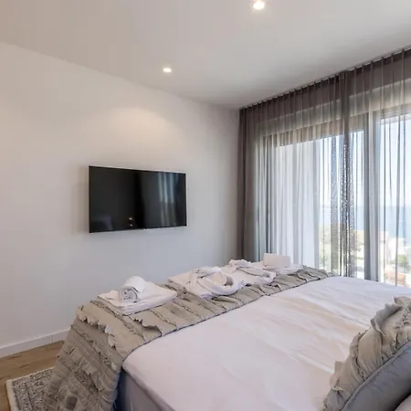 Luxury Seven Seas With Infinity Heated Pool By The Sea In * Razanj