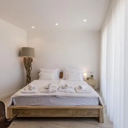 Luxury Seven Seas With Infinity Heated Pool By The Sea In *