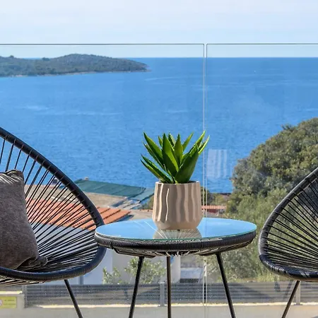 Villa Luxury Seven Seas With Infinity Heated Pool By The Sea In *