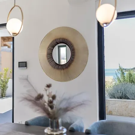 Luxury Seven Seas With Infinity Heated Pool By The Sea In Villa