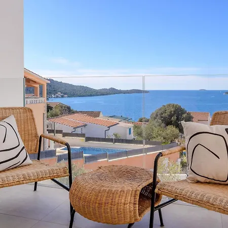Luxury Seven Seas With Infinity Heated Pool By The Sea In