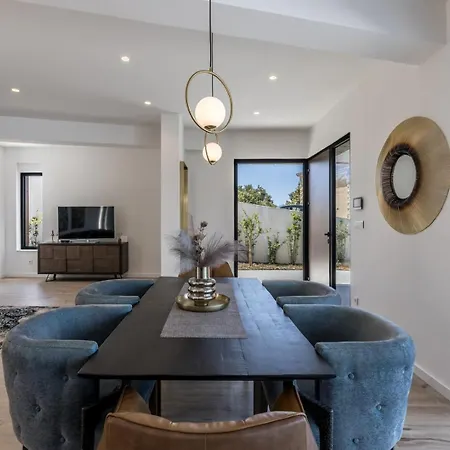 Luxury Seven Seas With Infinity Heated Pool By The Sea In * Ražanj