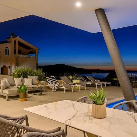 Luxury Seven Seas With Infinity Heated Pool By The Sea In Ražanj