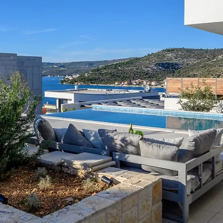 Villa Luxury Seven Seas With Infinity Heated Pool By The Sea In *