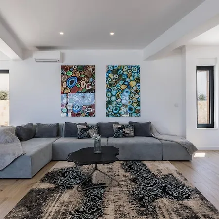 Luxury Seven Seas With Infinity Heated Pool By The Sea In