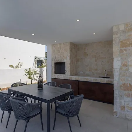 Luxury Seven Seas With Infinity Heated Pool By The Sea In