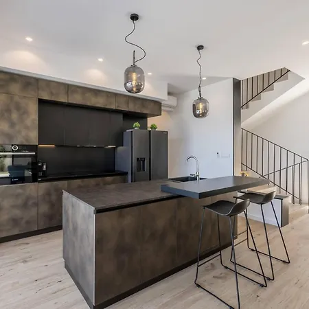 Villa Luxury Seven Seas With Infinity Heated Pool By The Sea In Ražanj