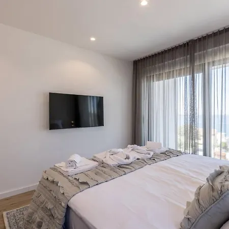Luxury Seven Seas With Infinity Heated Pool By The Sea In * Razanj