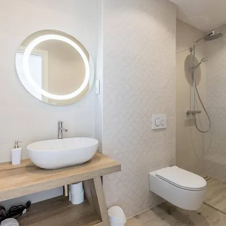 Luxury Seven Seas With Infinity Heated Pool By The Sea In