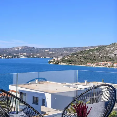 Luxury Seven Seas With Infinity Heated Pool By The Sea In Razanj