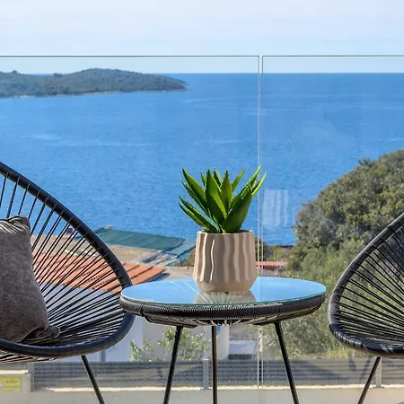 Villa Luxury Seven Seas With Infinity Heated Pool By The Sea In