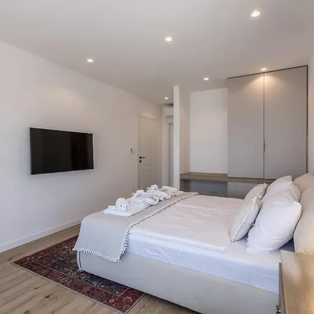 Villa Luxury Seven Seas With Infinity Heated Pool By The Sea In