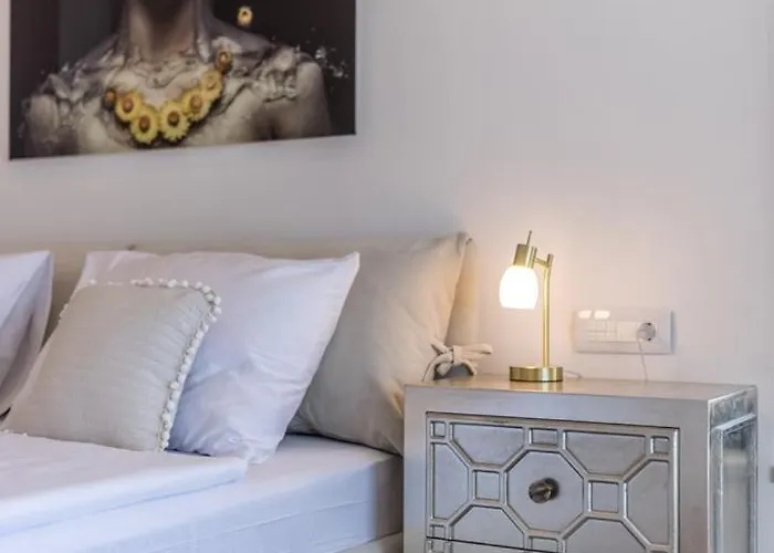 Luxury Seven Seas With Infinity Heated Pool By The Sea In