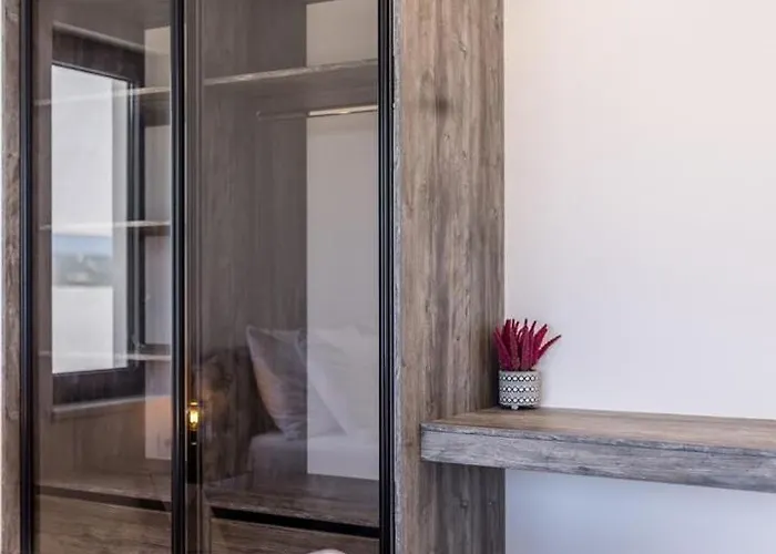 Luxury Seven Seas With Infinity Heated Pool By The Sea In * Ražanj