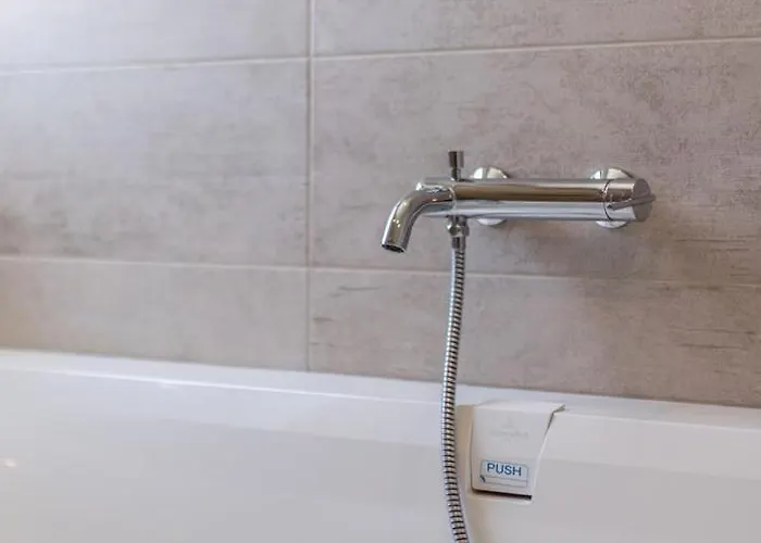 Luxury Seven Seas With Infinity Heated Pool By The Sea In Villa