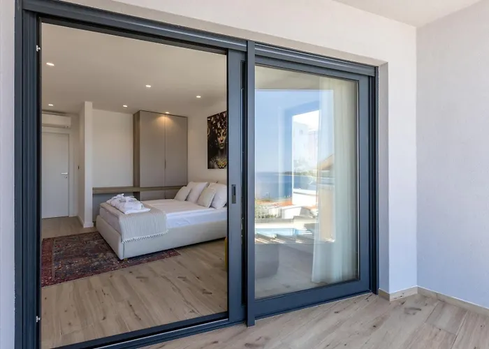 Luxury Seven Seas With Infinity Heated Pool By The Sea In * Ražanj