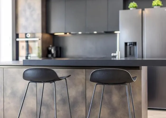 Luxury Seven Seas With Infinity Heated Pool By The Sea In Villa Ražanj