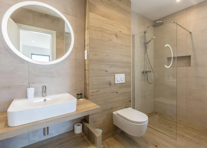 Luxury Seven Seas With Infinity Heated Pool By The Sea In Ražanj