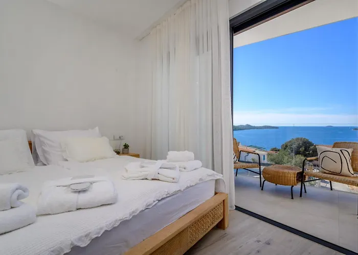 Villa Luxury Seven Seas With Infinity Heated Pool By The Sea In *