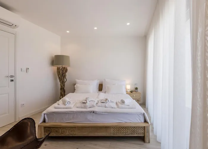 Luxury Seven Seas With Infinity Heated Pool By The Sea In *