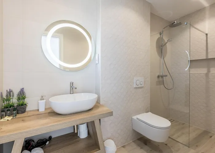 Luxury Seven Seas With Infinity Heated Pool By The Sea In Villa *