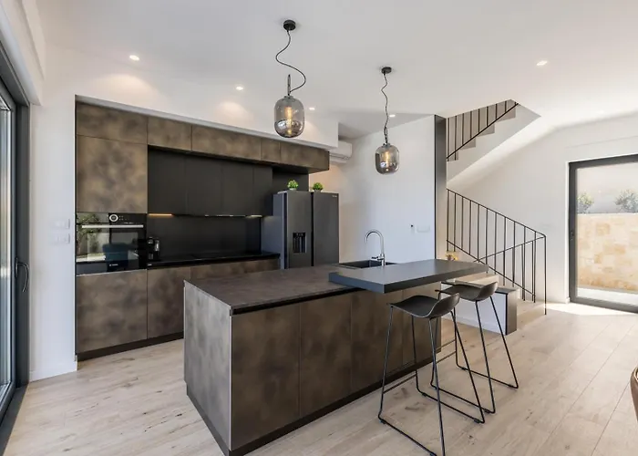 Luxury Seven Seas With Infinity Heated Pool By The Sea In Ražanj