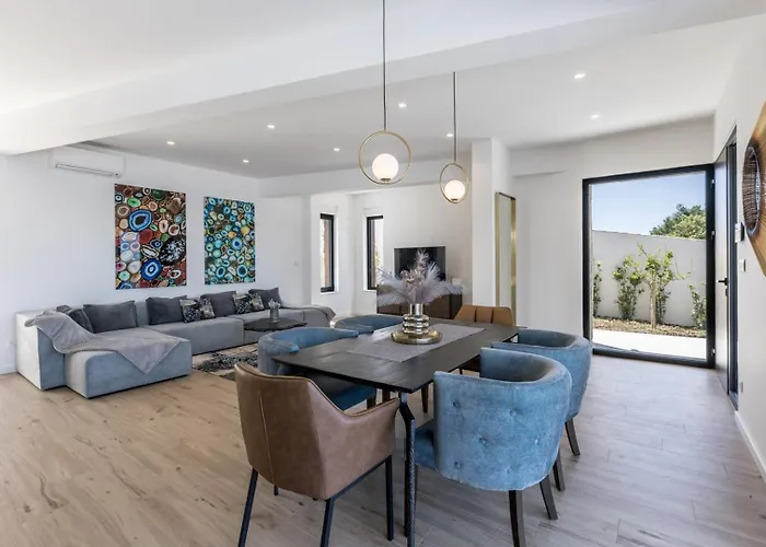 Villa Luxury Seven Seas With Infinity Heated Pool By The Sea In