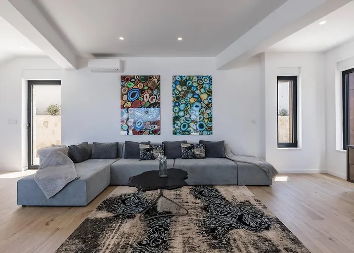 Luxury Seven Seas With Infinity Heated Pool By The Sea In