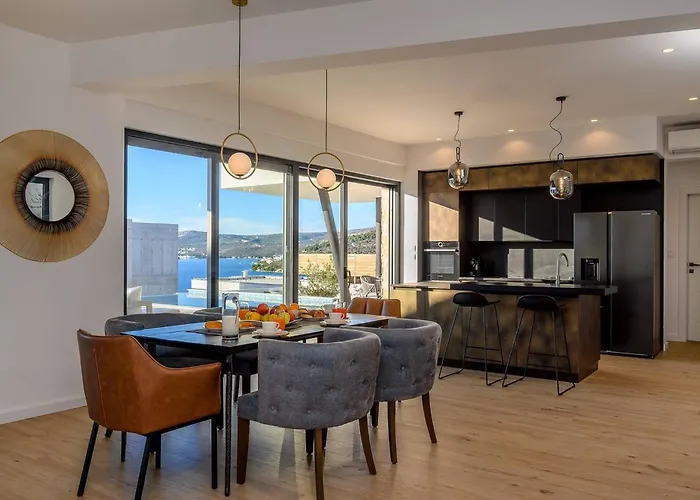 Villa Luxury Seven Seas With Infinity Heated Pool By The Sea In Ražanj