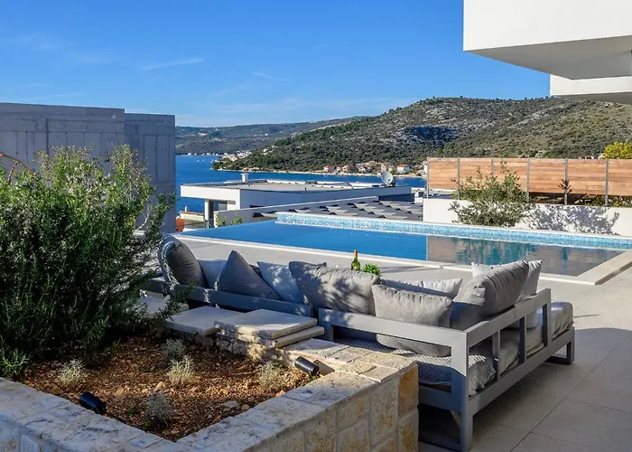 Luxury Seven Seas With Infinity Heated Pool By The Sea In