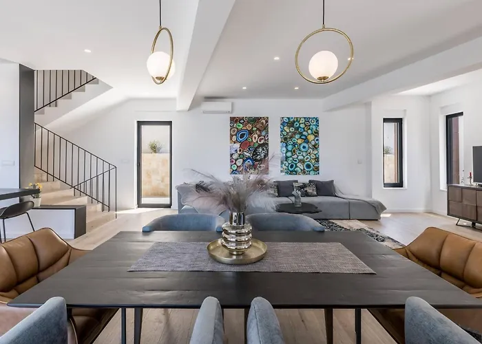 Villa Luxury Seven Seas With Infinity Heated Pool By The Sea In