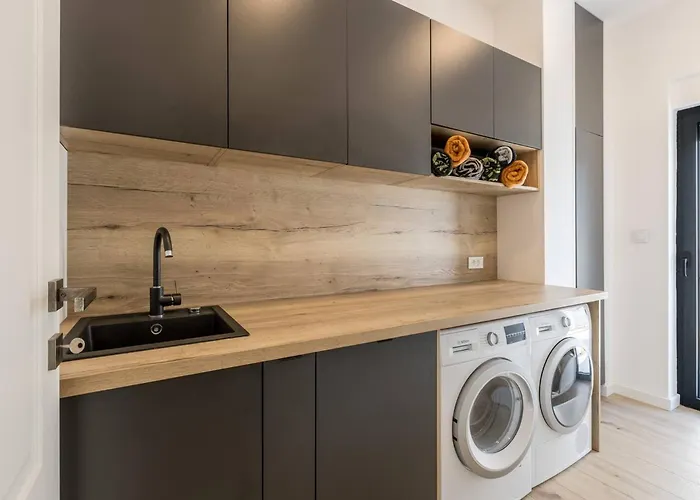 Luxury Seven Seas With Infinity Heated Pool By The Sea In Villa Ražanj