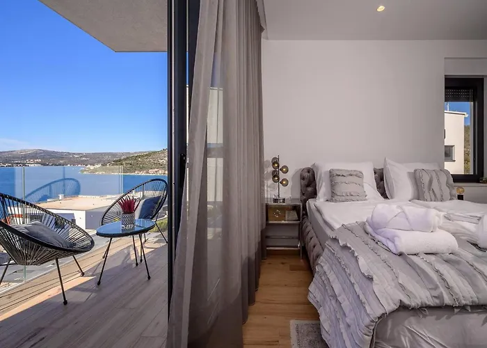 Luxury Seven Seas With Infinity Heated Pool By The Sea In Villa *