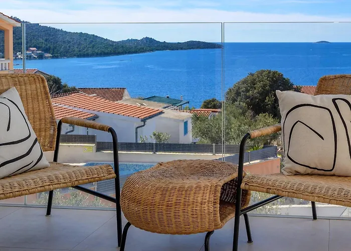 Villa Luxury Seven Seas With Infinity Heated Pool By The Sea In