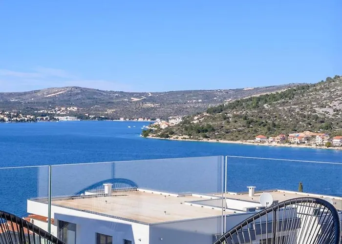 Luxury Seven Seas With Infinity Heated Pool By The Sea In Ražanj