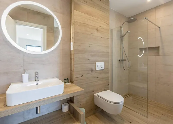 Luxury Seven Seas With Infinity Heated Pool By The Sea In *